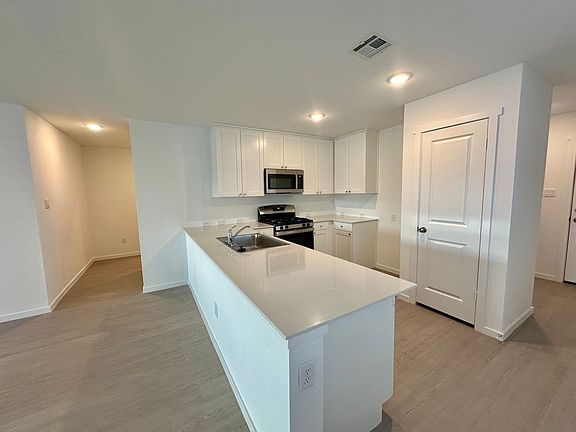 4th image of 1513 Good Prairie Ave