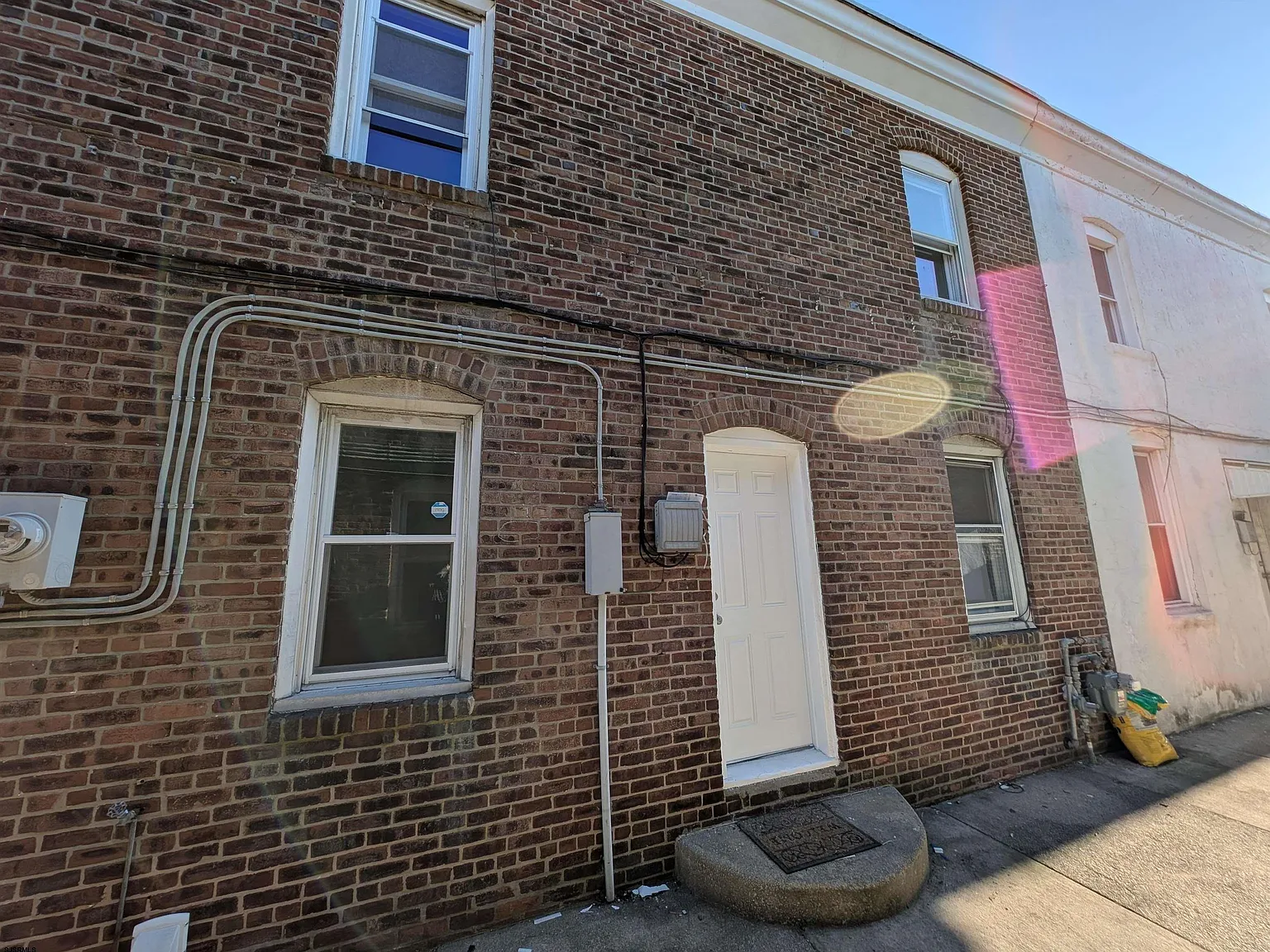 3 bed, 1.0 bath, 1000 sqft, $2,225 — Photo 1