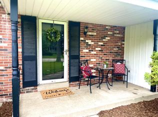 4800 Sutton Ln, Greendale, WI 53129