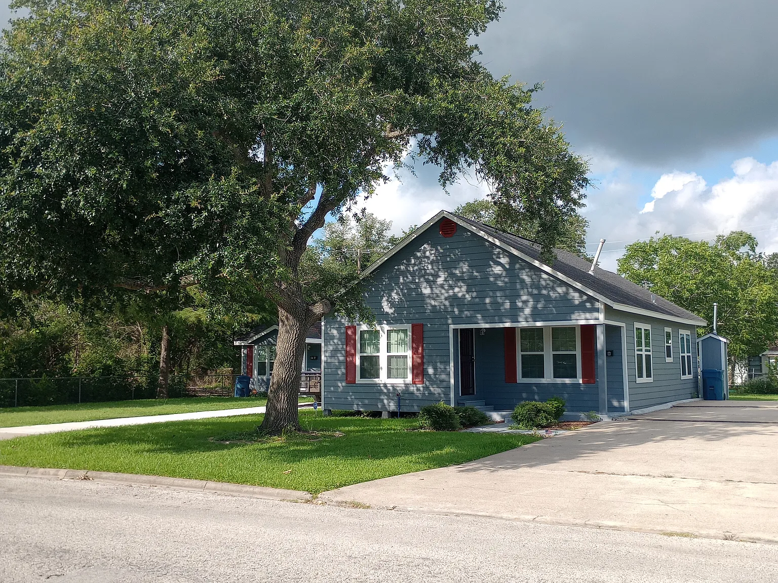 2 bed, 948 sqft, $1,400 — Photo 1