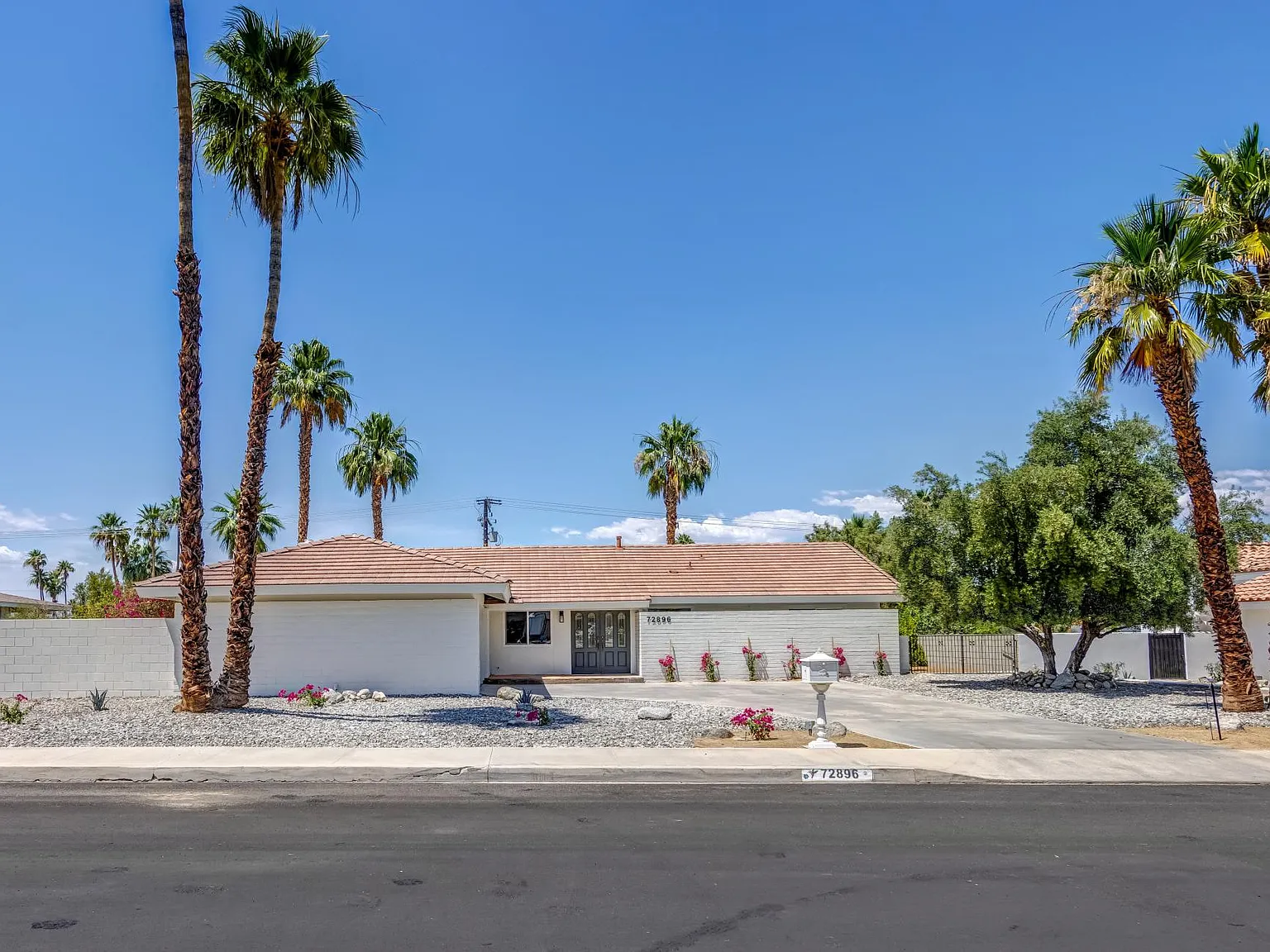 4 bed, 1740 sqft, $4,250 — Photo 1