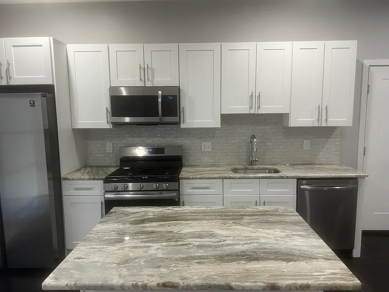 302 Richmond St #27A — Photo 5