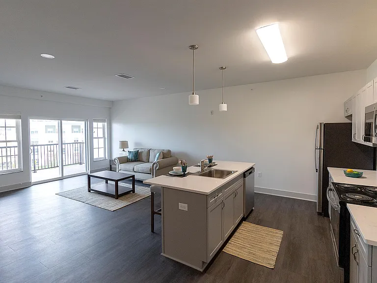 DeLaet's Landing - 99 New Broadway — Photo 16