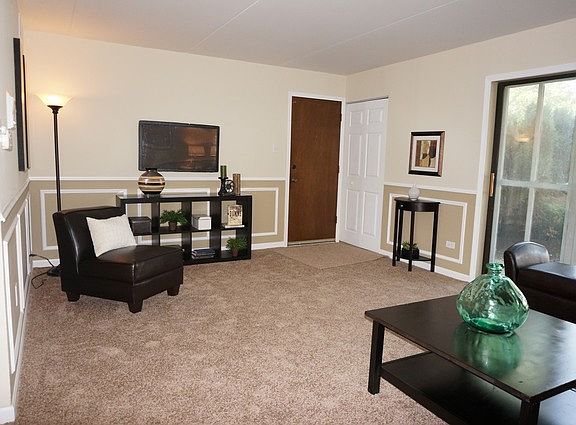 4th image of 15353 Treetop Dr APT 1A