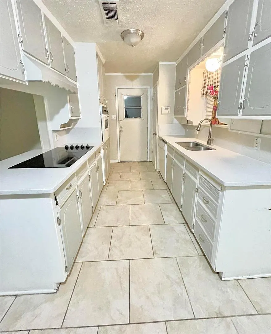 6404 Moonglow Ln — Photo 4