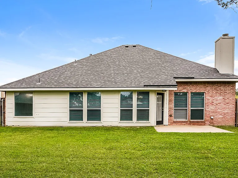 926 Pheasant Dr — Photo 16
