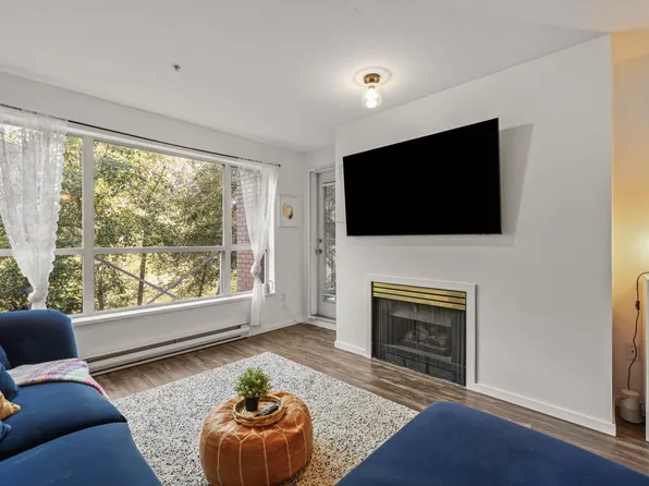 2551 Parkview Ln #208, Pt Coquitlam, BC V3C 6J8