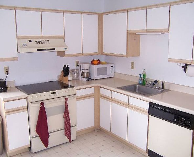 2nd image of 27 WARSAW Avenue