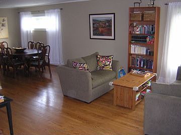 BTFL, neutrally decorated LR. Separate playroom/den on 1st flr. flr