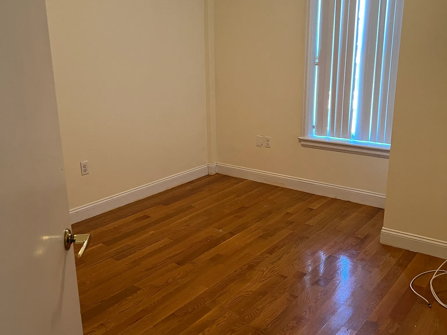 3 bed, 700 sqft, $4,700 — Photo 3