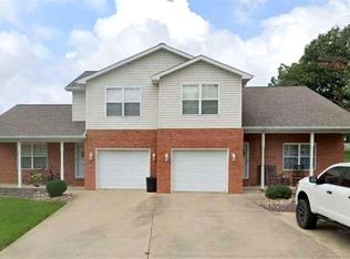 205 Walnut St, Bartelso, IL 62218