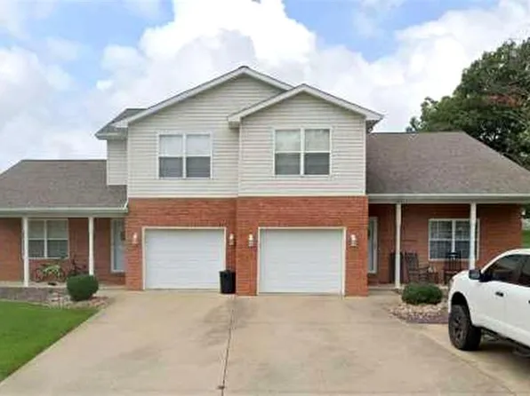 205 Walnut St, Bartelso, IL 62218