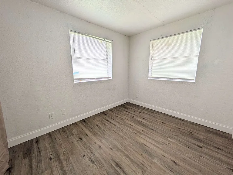 810 Laurel St — Photo 10