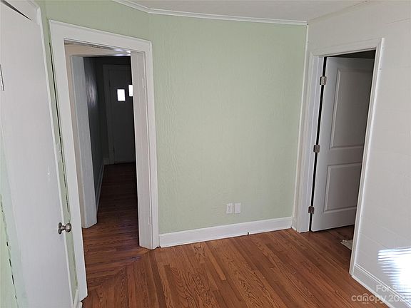 5th image of 600 1st Ave SE