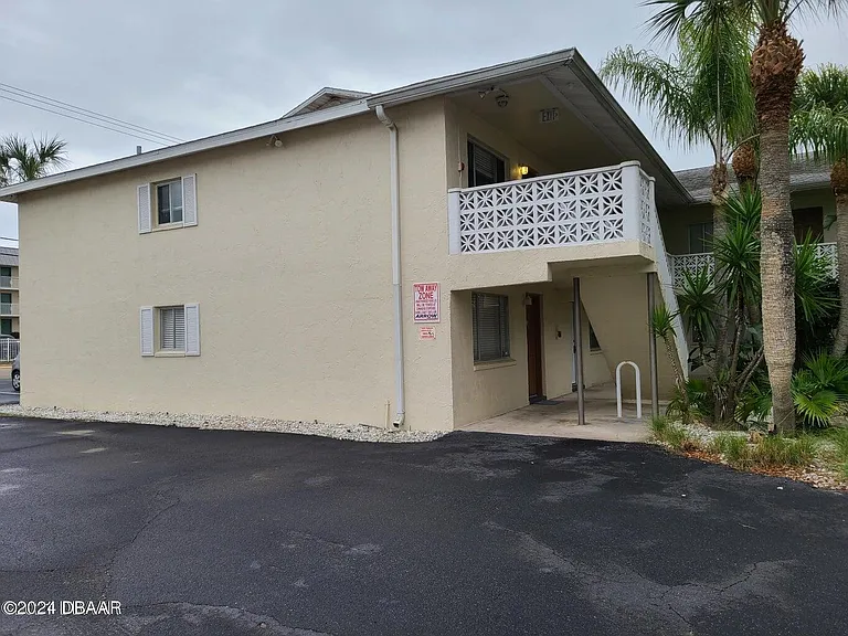 102 S Peninsula Dr #200 — Photo 1
