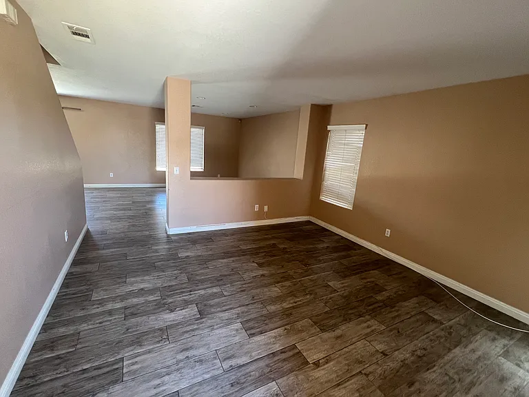 14048 Ruby St — Photo 4