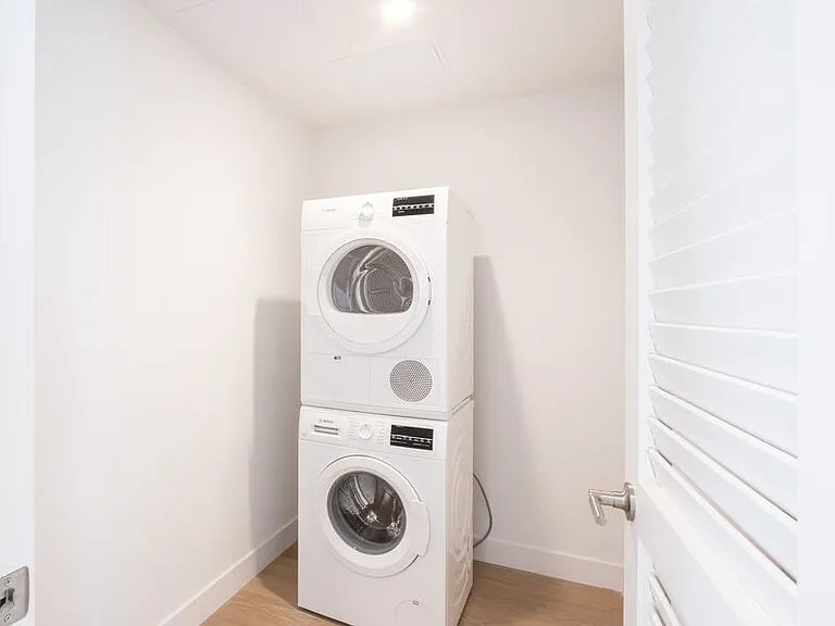 1130 N Orange Dr #403 — Photo 12