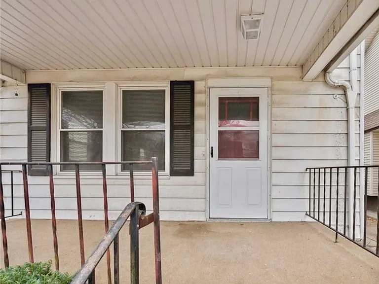 2045 Mansfield Rd — Photo 3