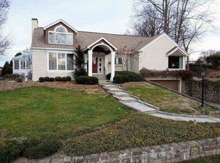 88 Oakwood Rd, Huntington, WV 25701