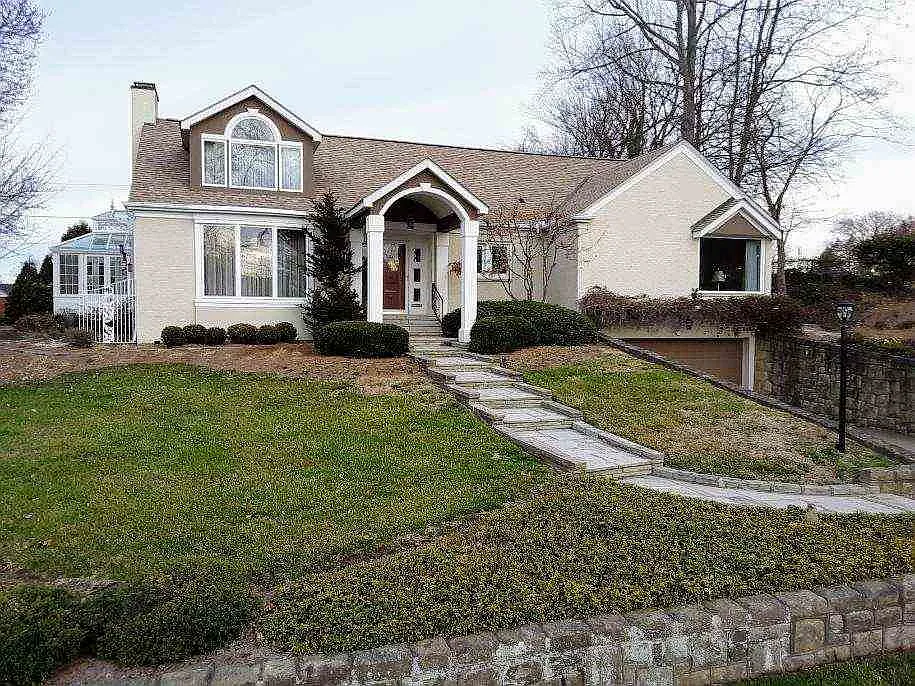 88 Oakwood Rd photo 1