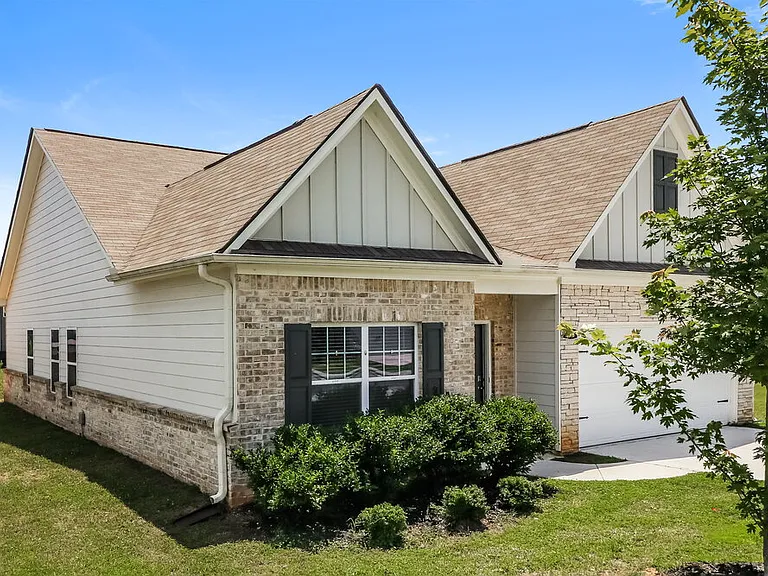 108 Innis Brook Cir — Photo 3