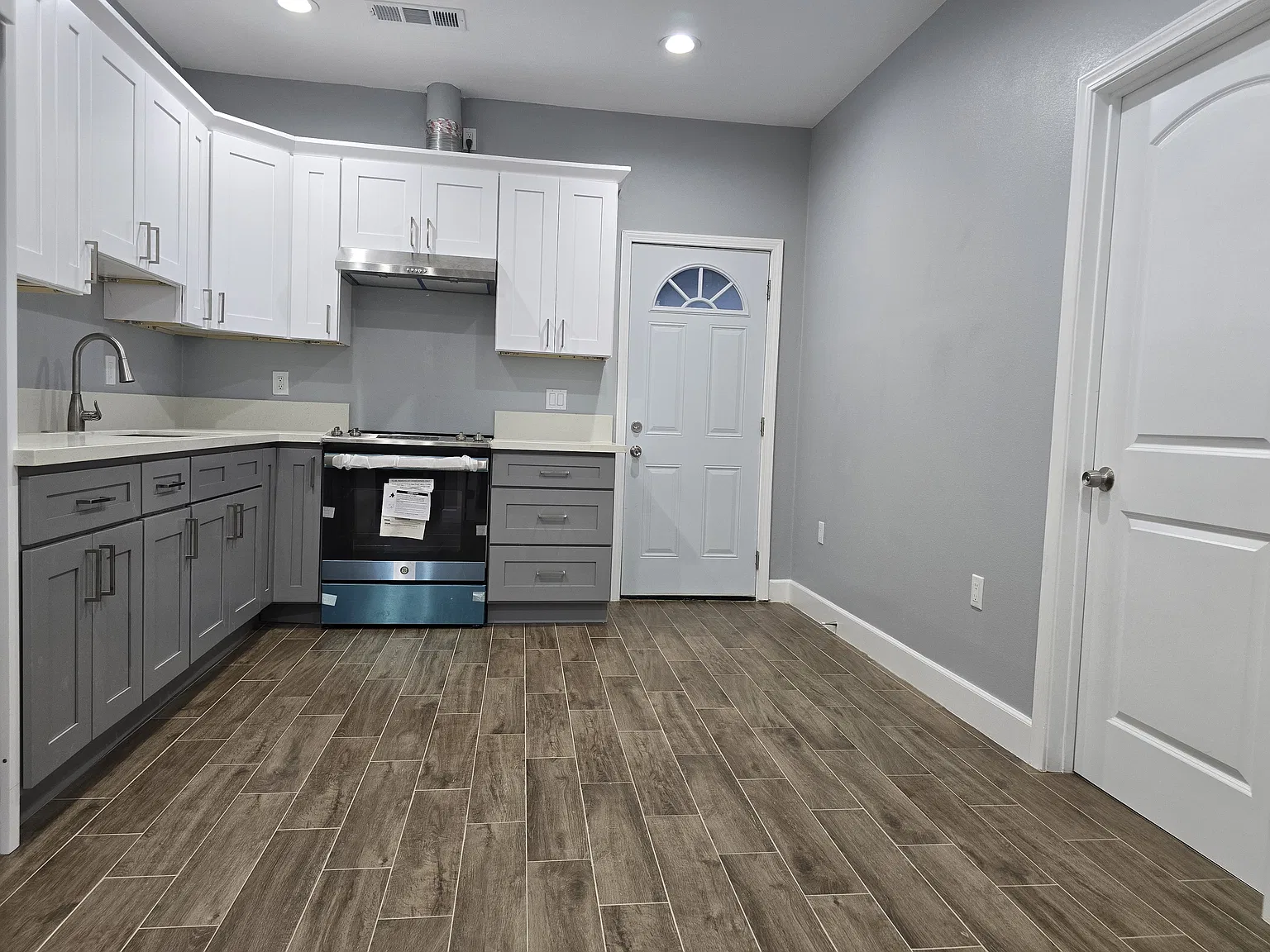 2 bed, 500 sqft, $2,000 — Photo 2
