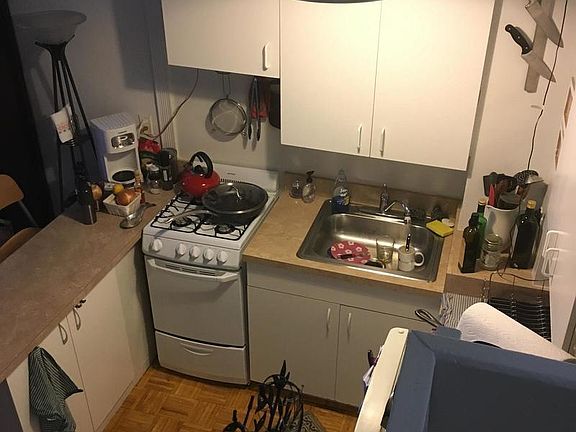 5th image of 33 Gold St APT 327