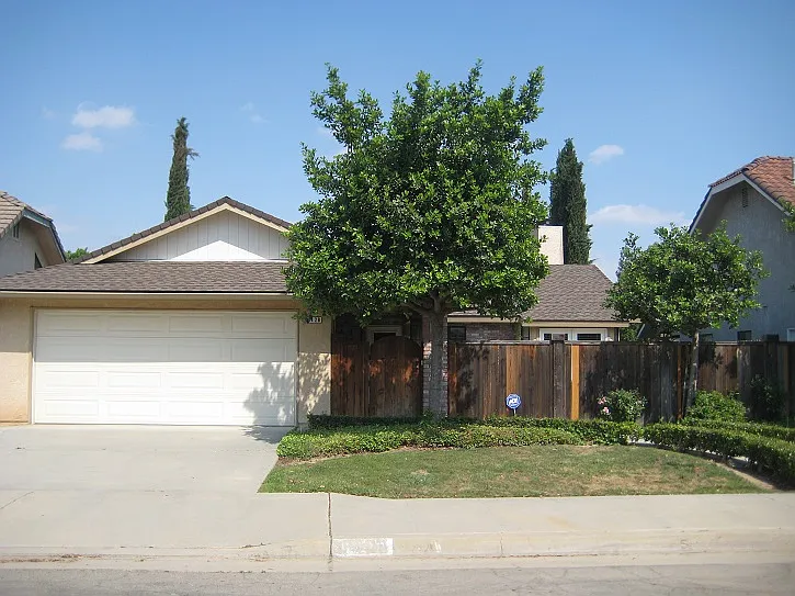 9428 N Chance Ave photo 1