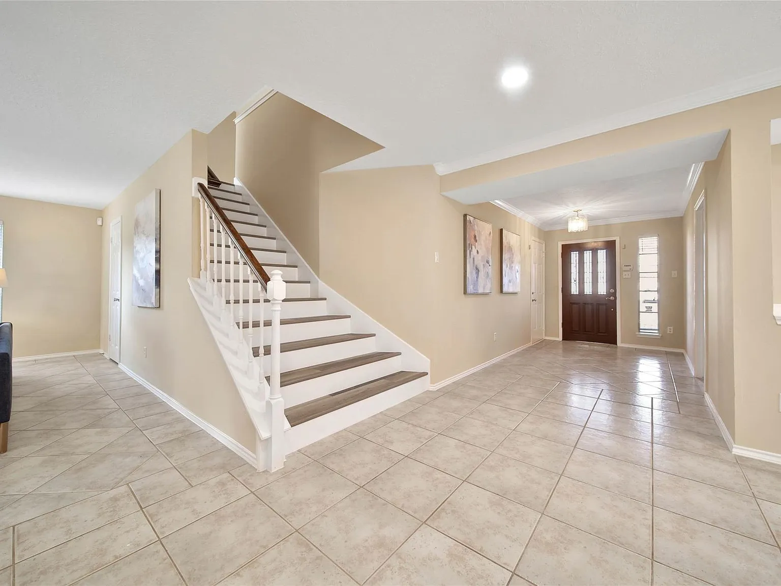 4 bed, 2.5 bath, 3476 sqft, $3,350 — Photo 3