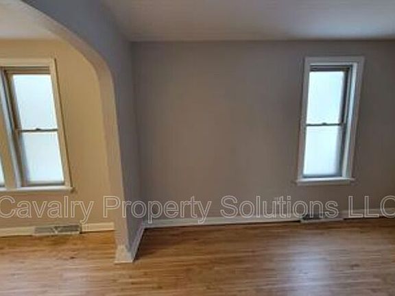 4th image of 1316 Baxter Ave