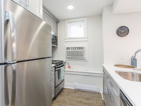 4th image of 8017 Winston Rd #6R