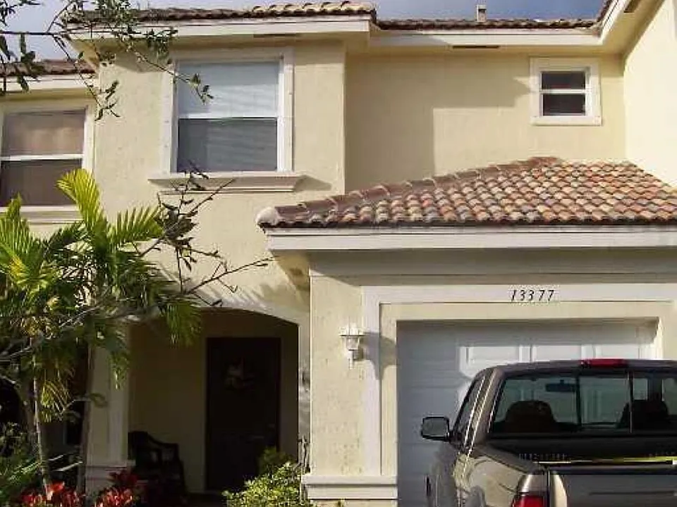 13377 Georgian Ct