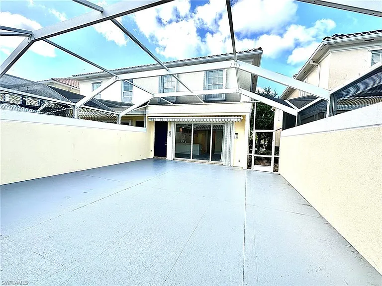 6182 Towncenter Cir — Photo 25