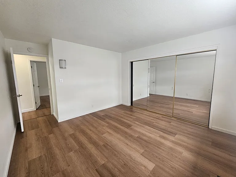 967 Kern St — Photo 11