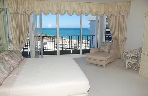 1st image of 570 Ocean Dr APT 1001