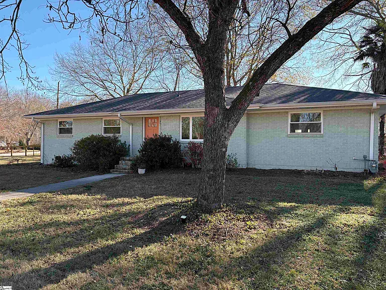 102 Muse Cir — Photo 1