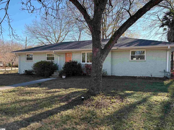 102 Muse Cir, Greer, SC 29651