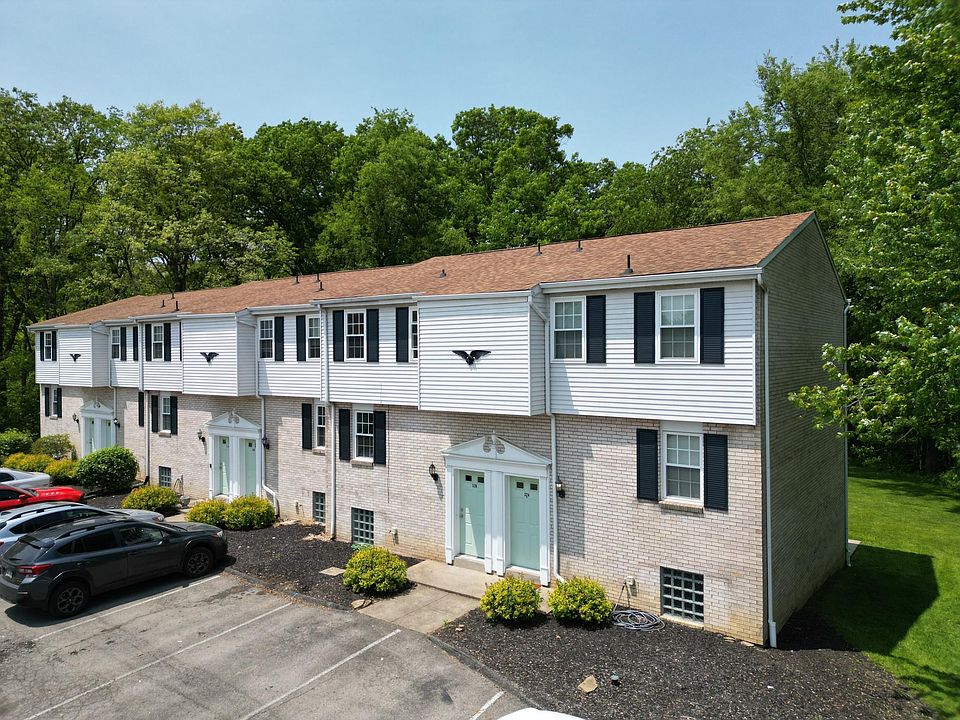 1st image of 326 Bellford Ct