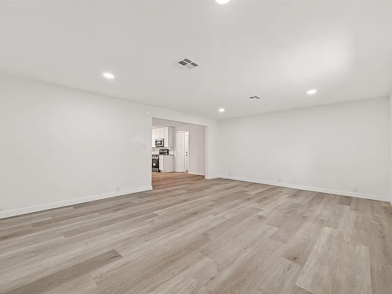815 Brooks Ave — Photo 15