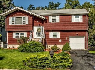 25 Oakwood Ave, Pequannock, NJ 07440
