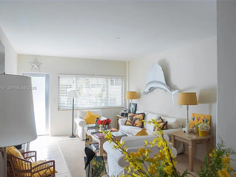 1840 James Ave #10 — Photo 1