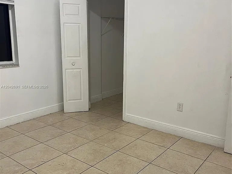 2185 NW 16th Ter #10 — Photo 8