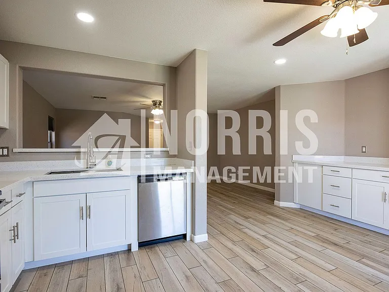 577 W Judi St — Photo 10