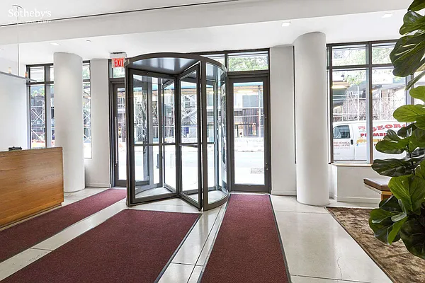 Sold by Sotheby's International Realty | media 33