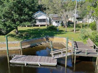6009 Riverside Dr, Yankeetown, FL 34498