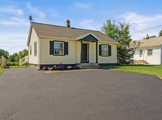 295 Lowden Point Rd, Rochester, NY 14612