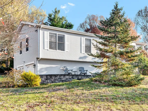 26 Grant Farm Road, Manchester, CT 06040