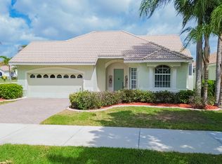 668 SW Lake Charles Circle, Port St Lucie, FL 34986