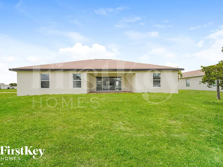 2321 NW 9th Ave — Photo 18