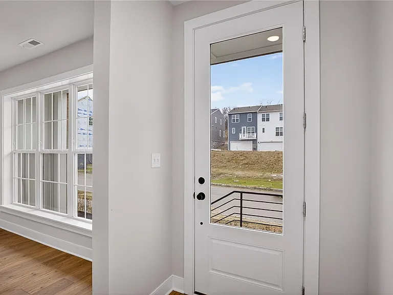 4022 Cottage Way — Photo 4